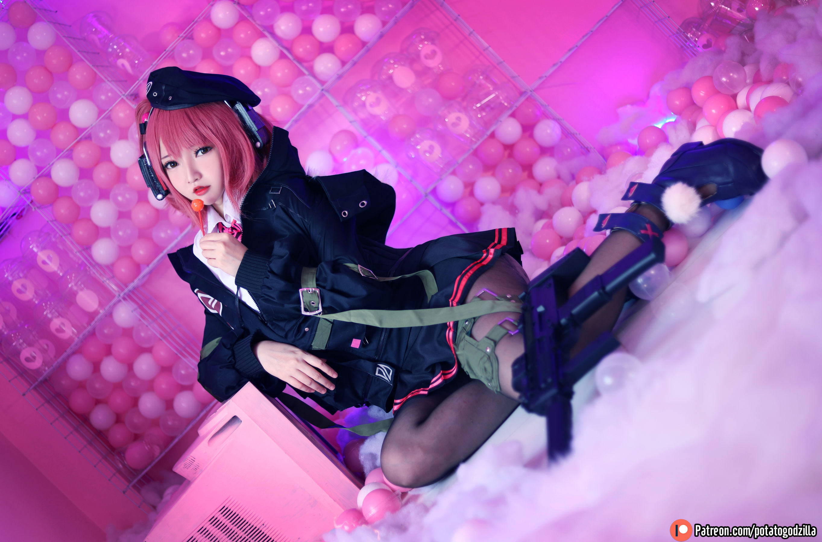 [网红COSER写真] Coser小姐姐Potato Godzilla - MP7 (Girls Frontline)