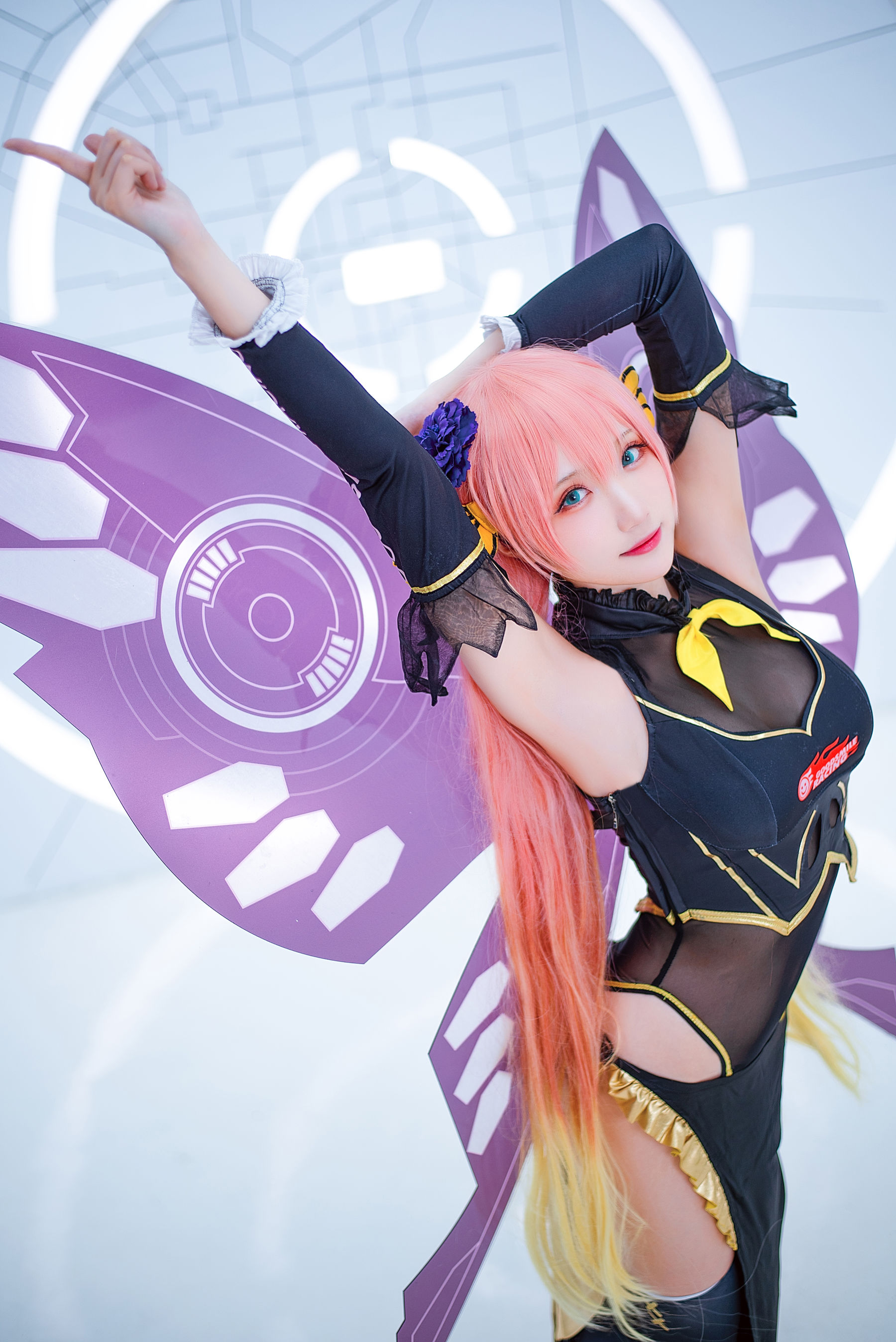 [Cosplay] Coser瓜希酱福利 - LUKA 赛车