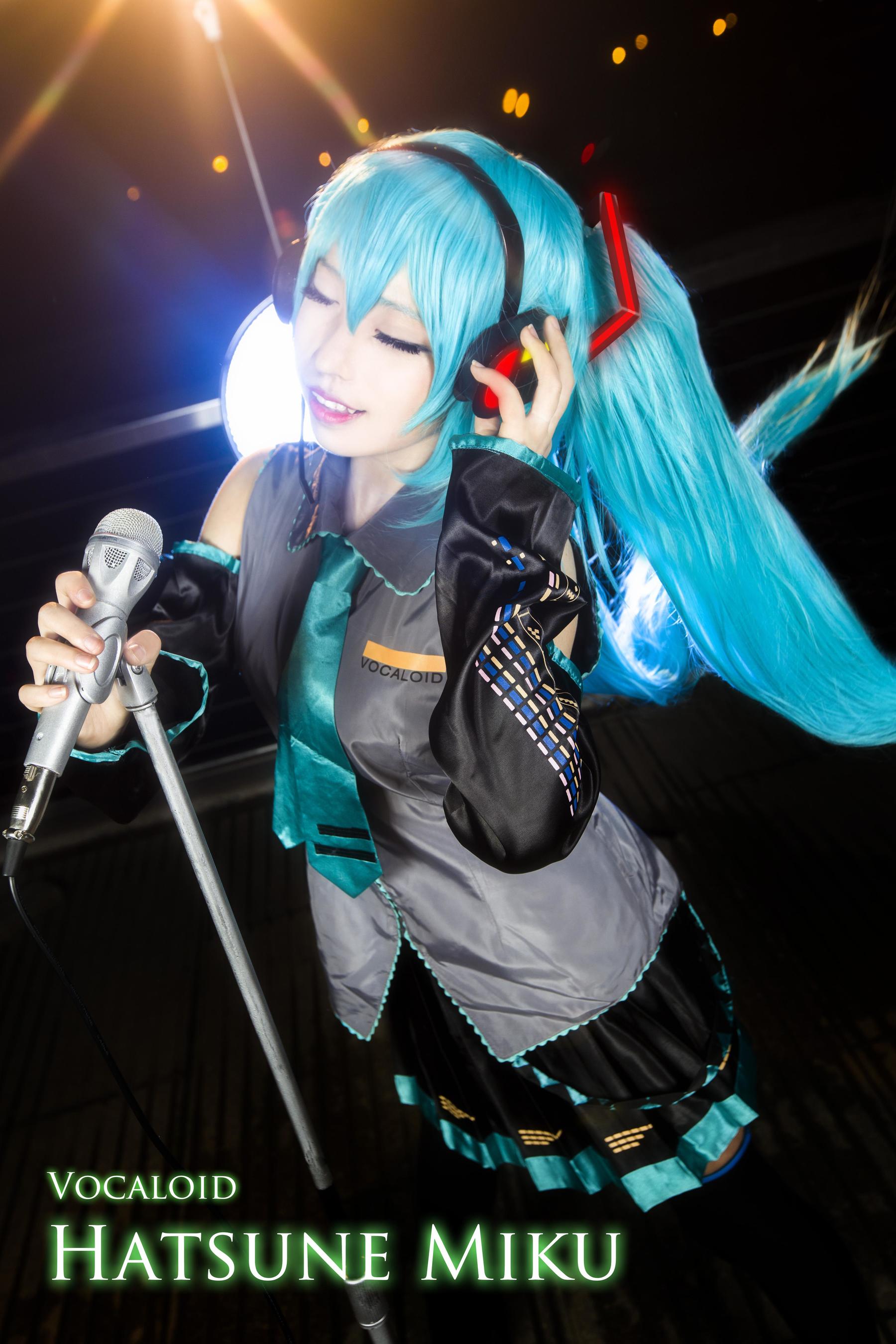 [Cosplay写真] 萌妹白易子教主 - VOCALOID