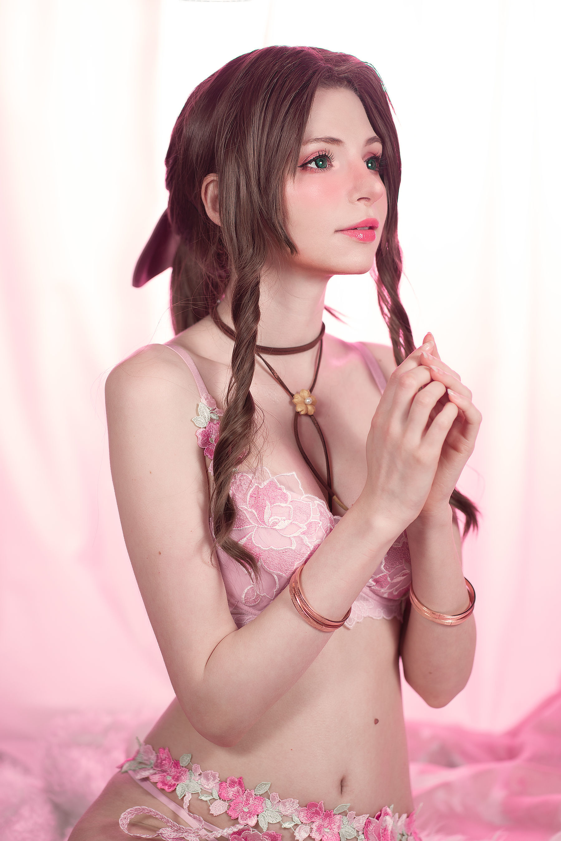 [网红COSER写真] Peach milky - Aerith Lingerie