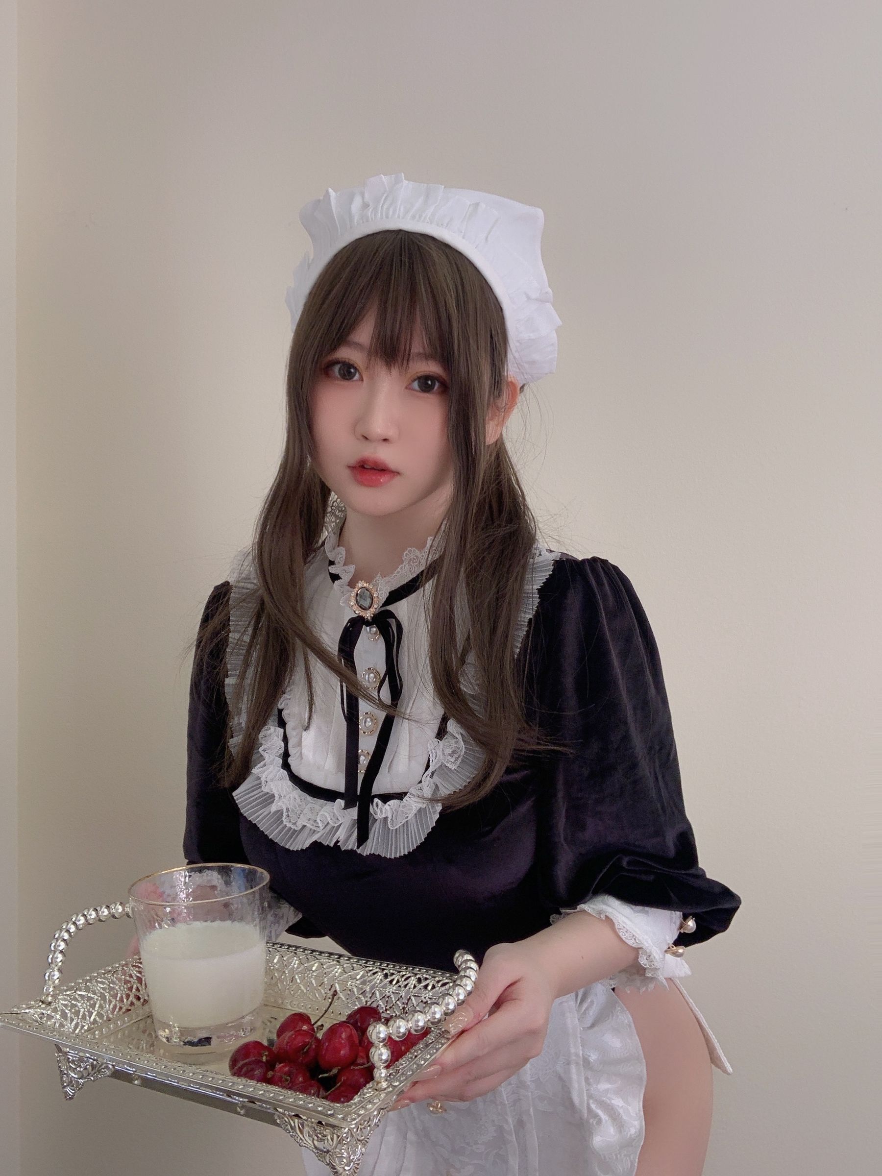 [福利COS] 蜜桃少女是依酱呀 - 女仆馆长